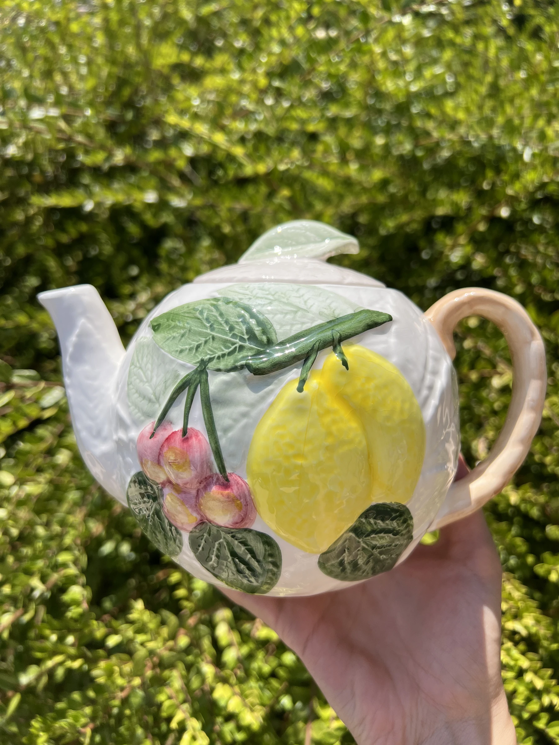 🍒 Vintage ceramic teapot service + 6 cups with embossed fruit decor – photo 2